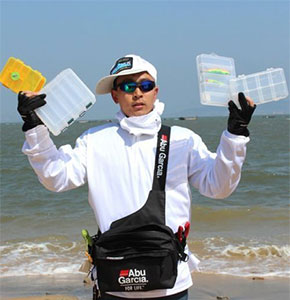 [2704] ABU GARCIA Fishing Tackle Waterproof Pockets Waist Shoulder Reel Lure Bag